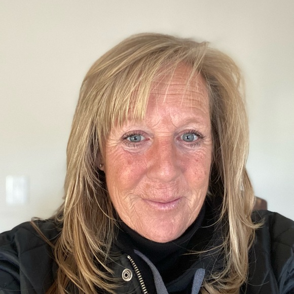 Meet your Posher, Sandi - Picture 1 of 1